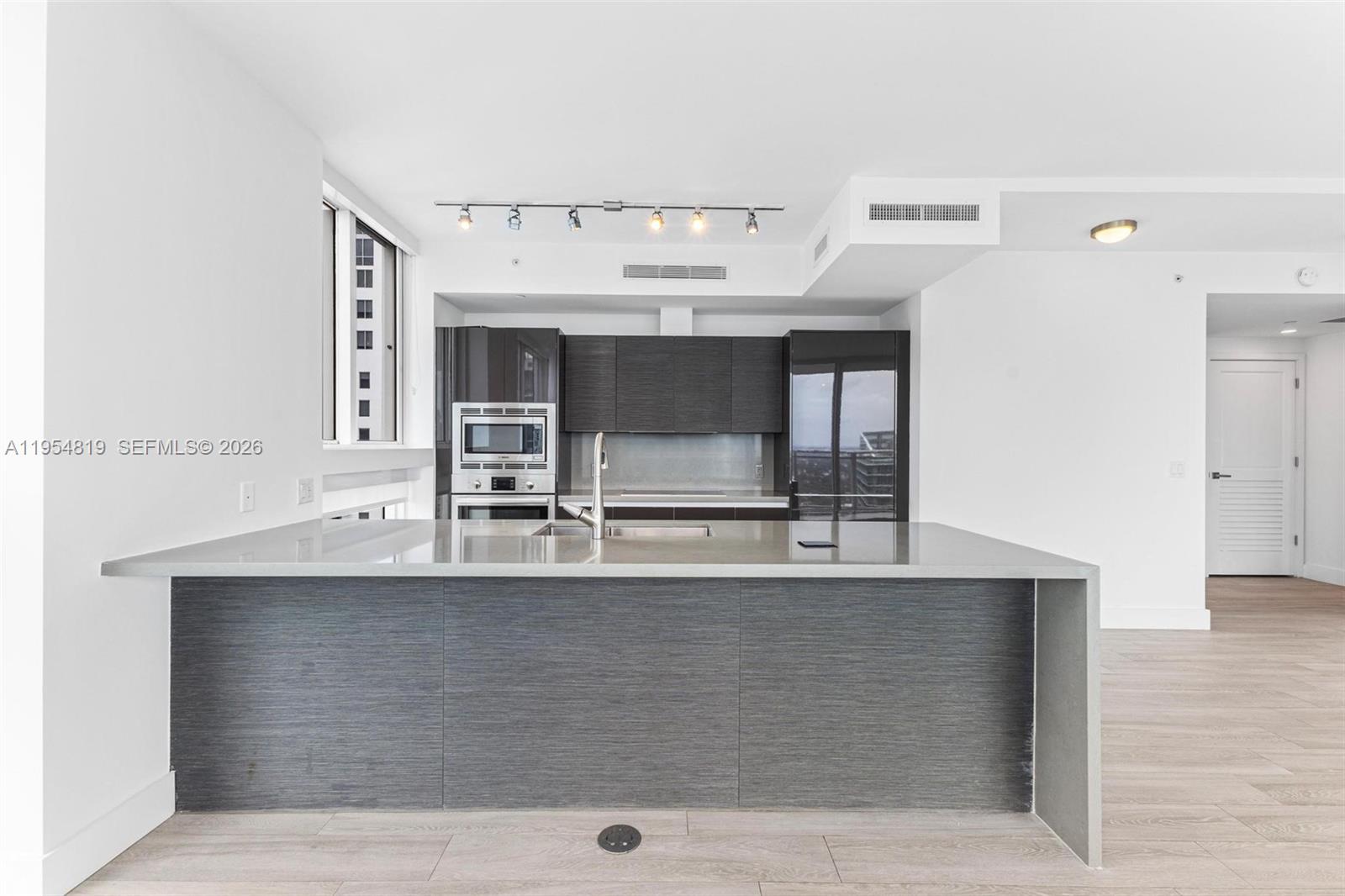 1080 Brickell Ave # 3909