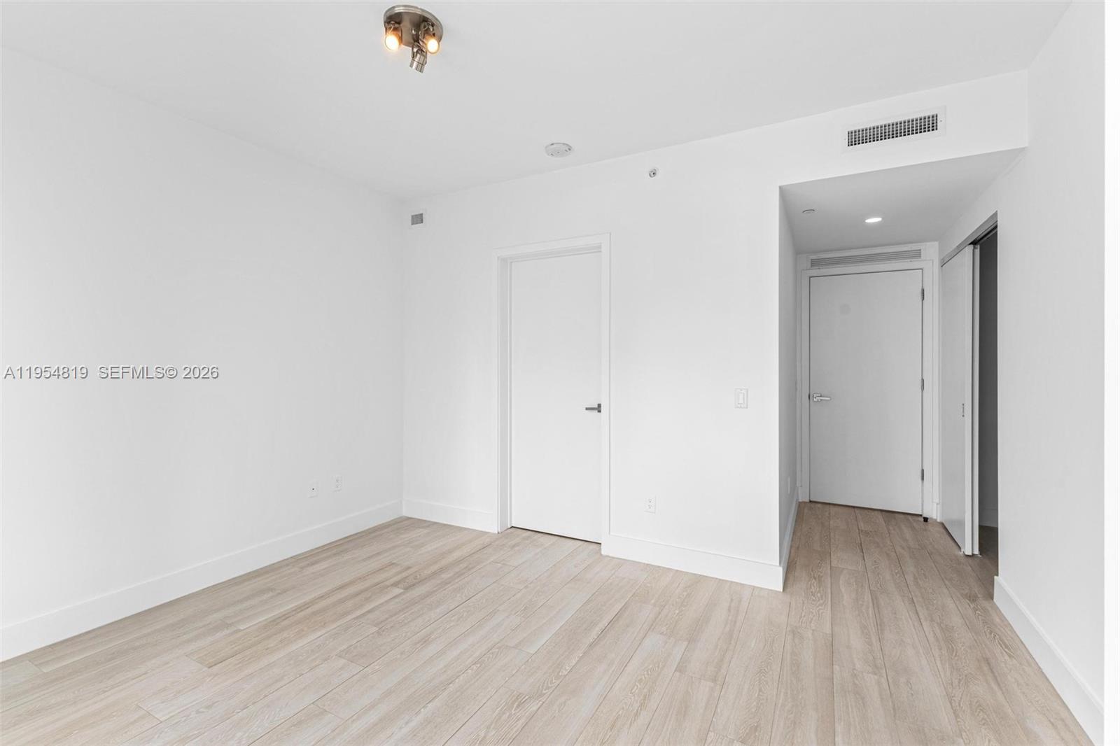 1080 Brickell Ave # 3909