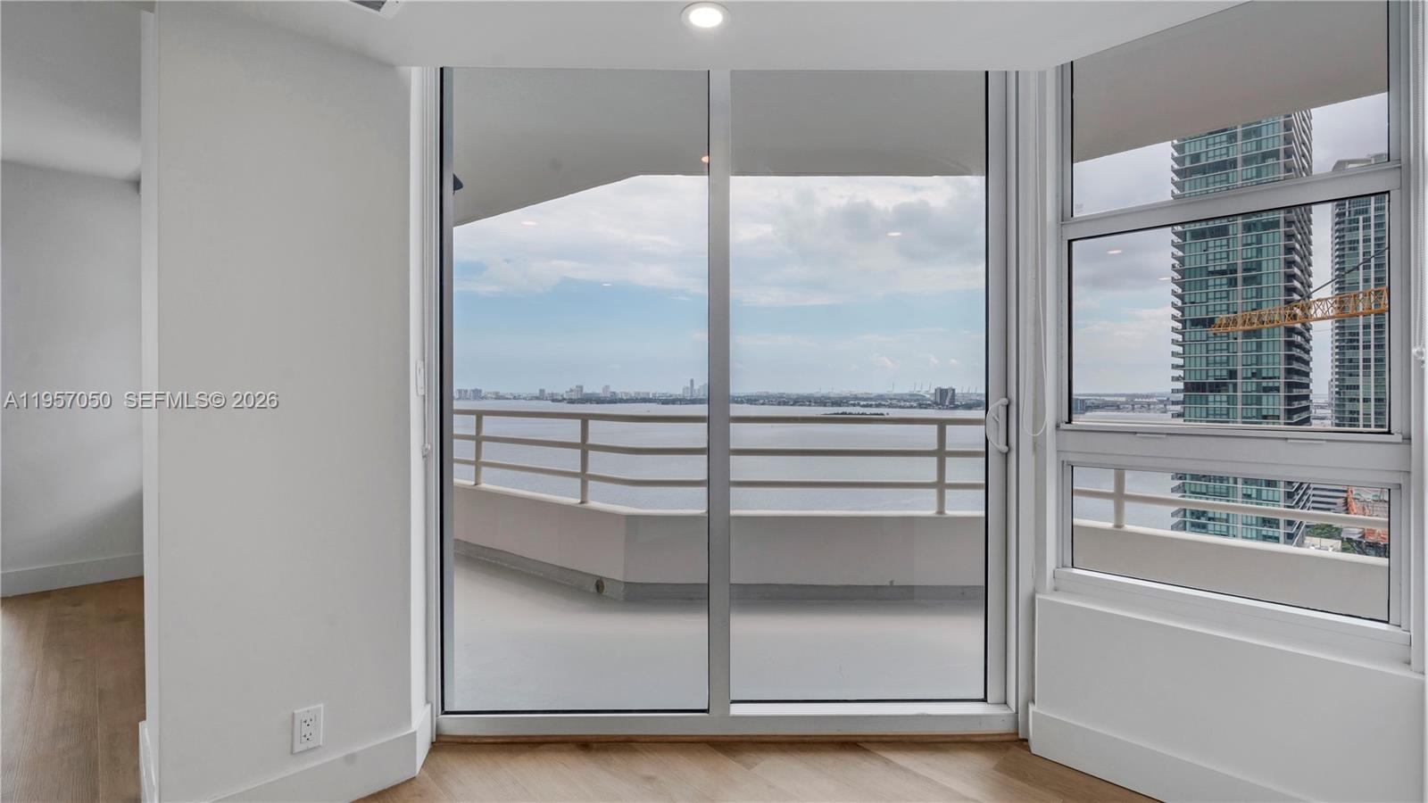 555 NE 34th St # 701