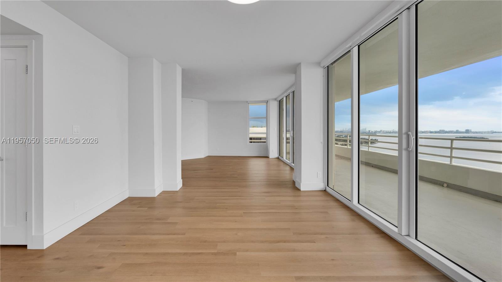 555 NE 34th St # 701