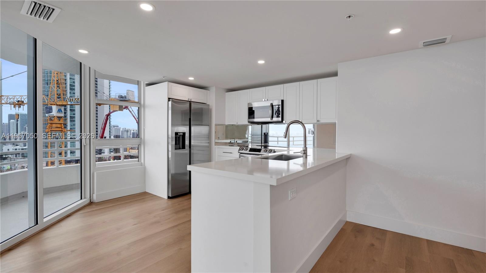 555 NE 34th St # 701