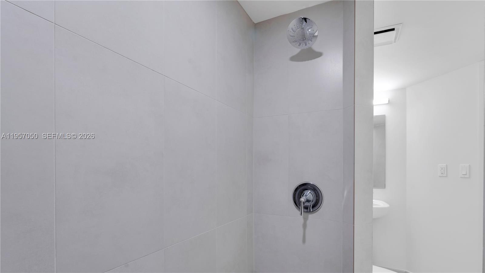 555 NE 34th St # 701