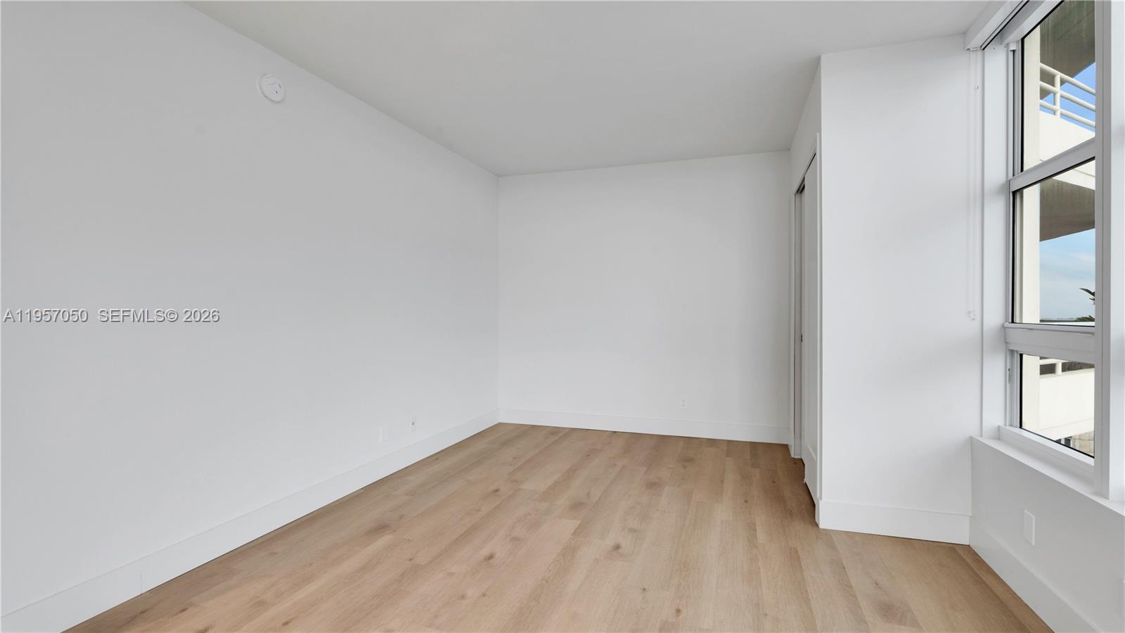 555 NE 34th St # 701