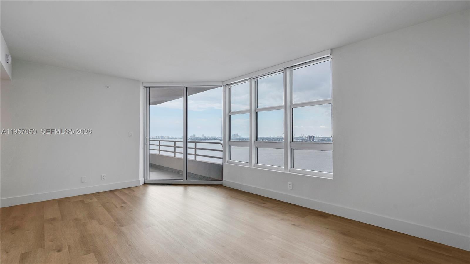 555 NE 34th St # 701