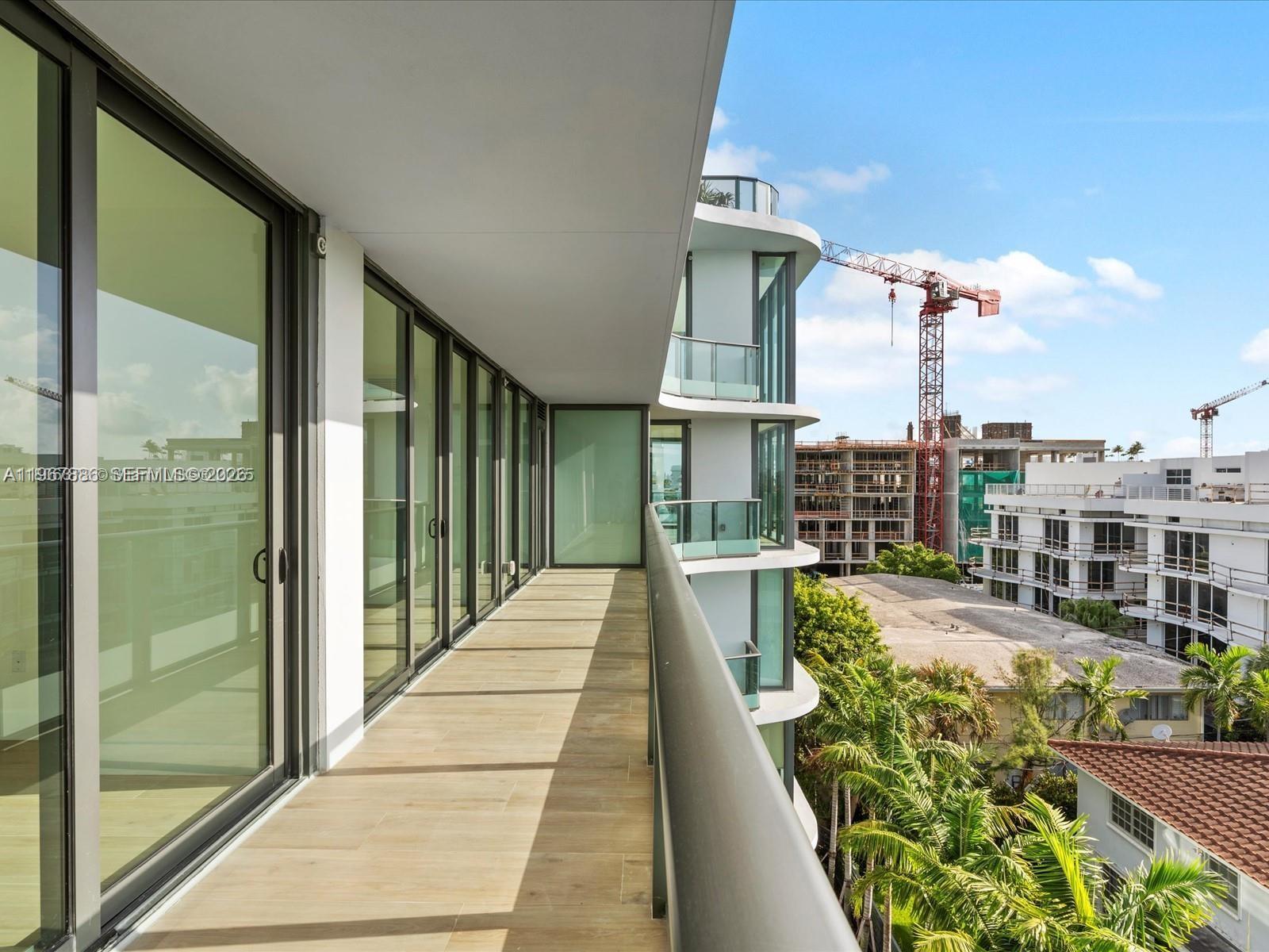 9901 W Bay Harbor Dr # 605