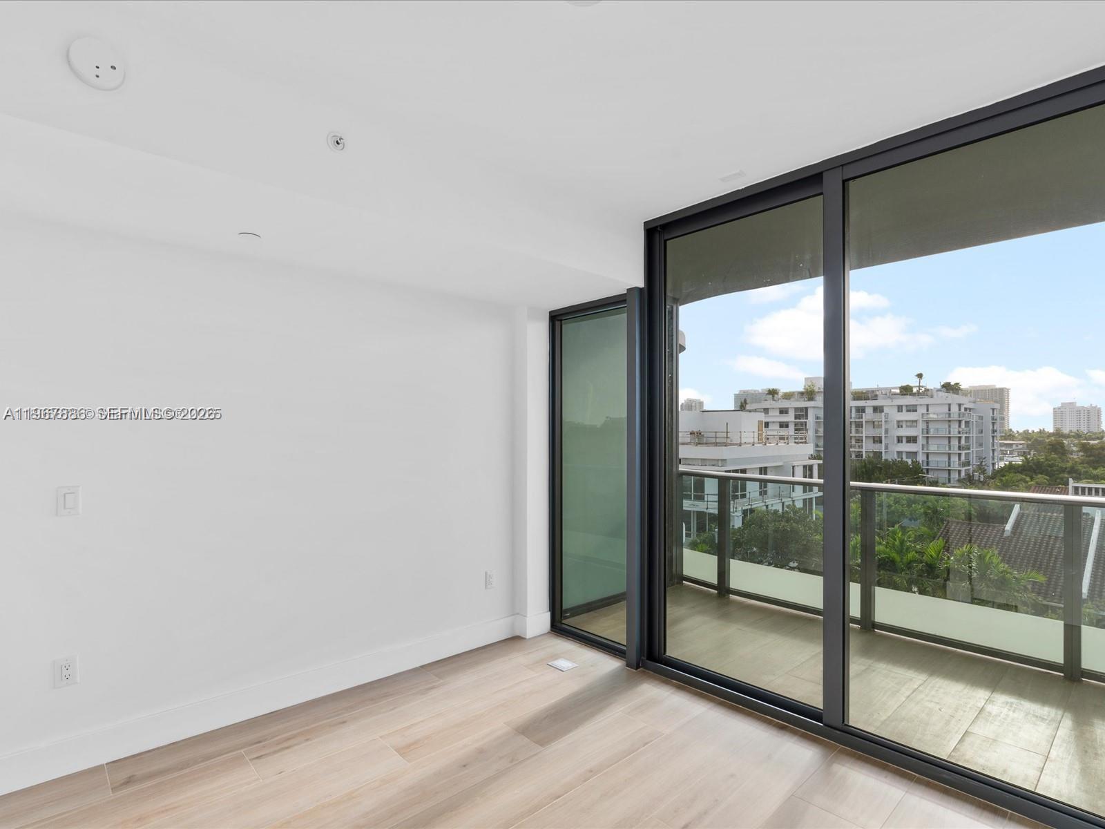 9901 W Bay Harbor Dr # 605