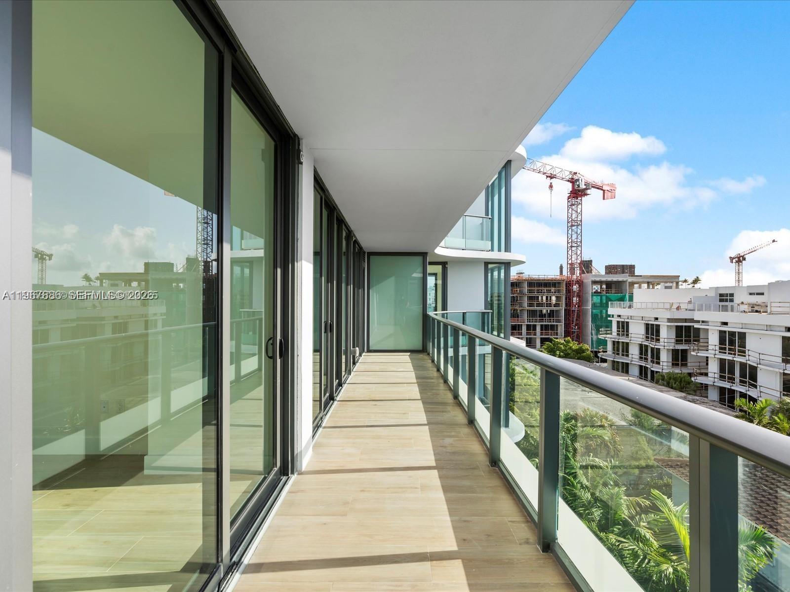 9901 W Bay Harbor Dr # 605