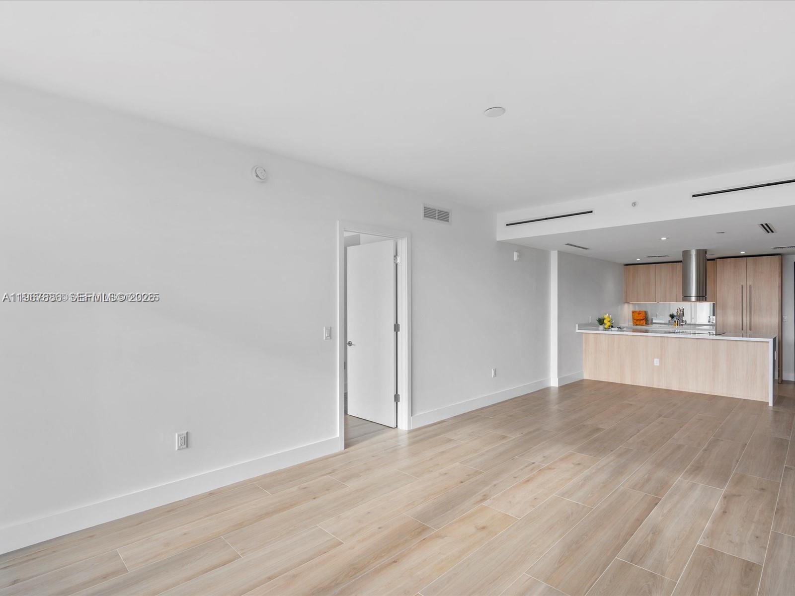 9901 W Bay Harbor Dr # 605