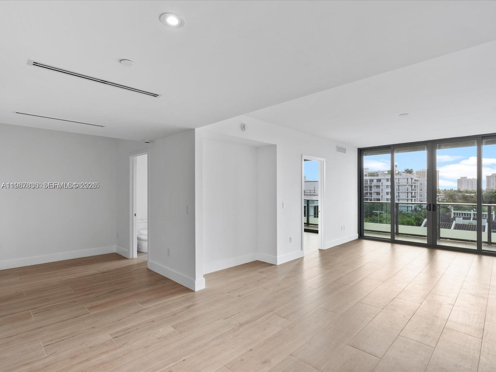 9901 W Bay Harbor Dr # 605