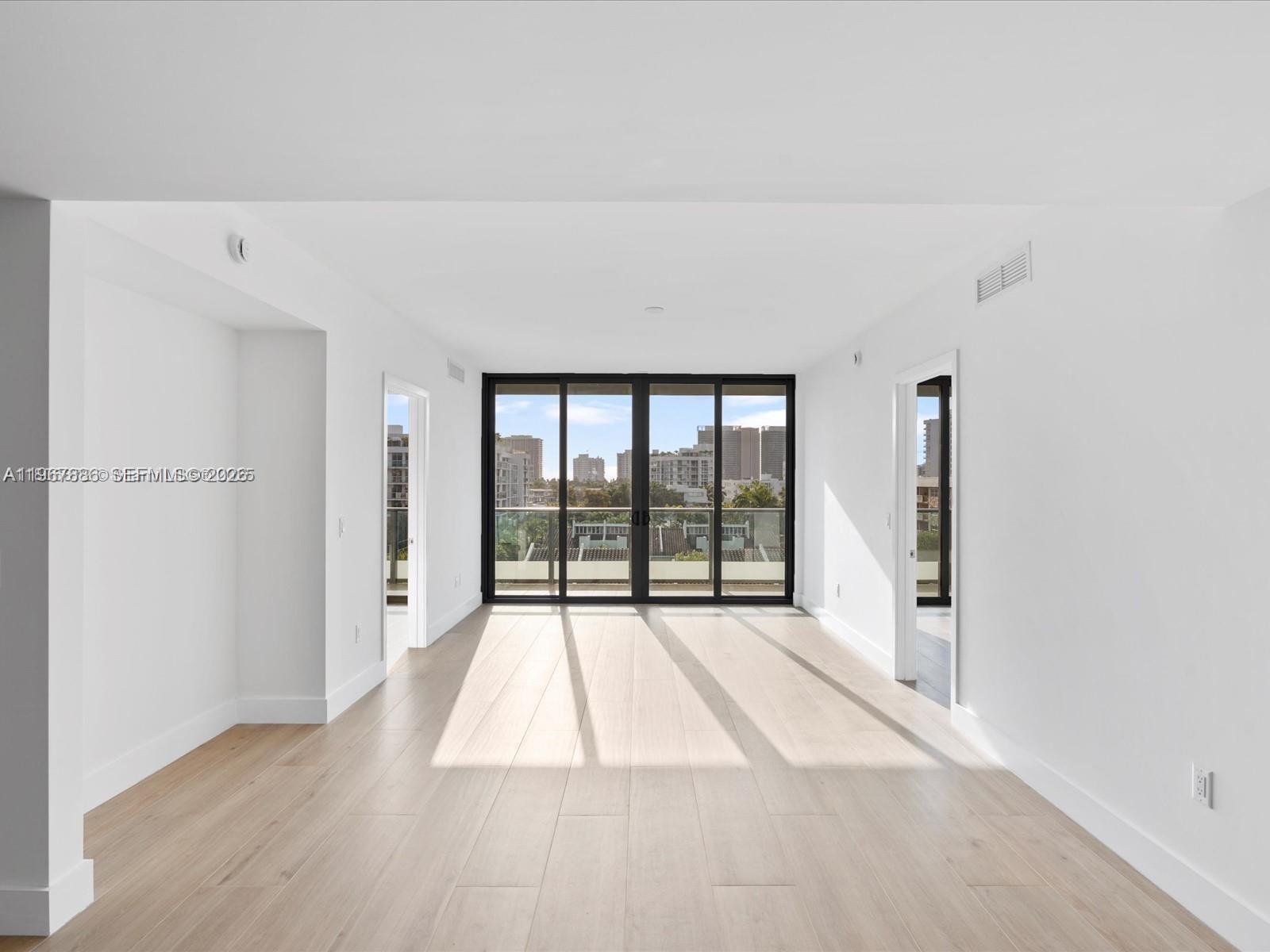 9901 W Bay Harbor Dr # 605