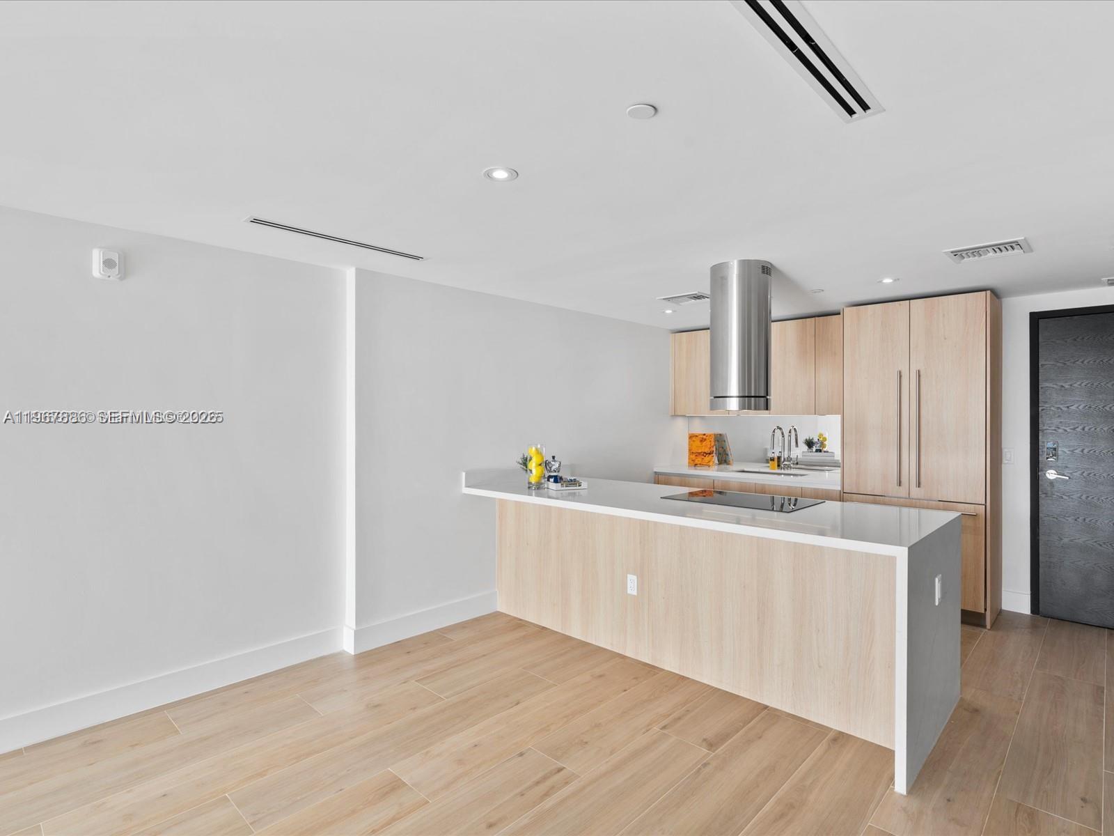 9901 W Bay Harbor Dr # 605