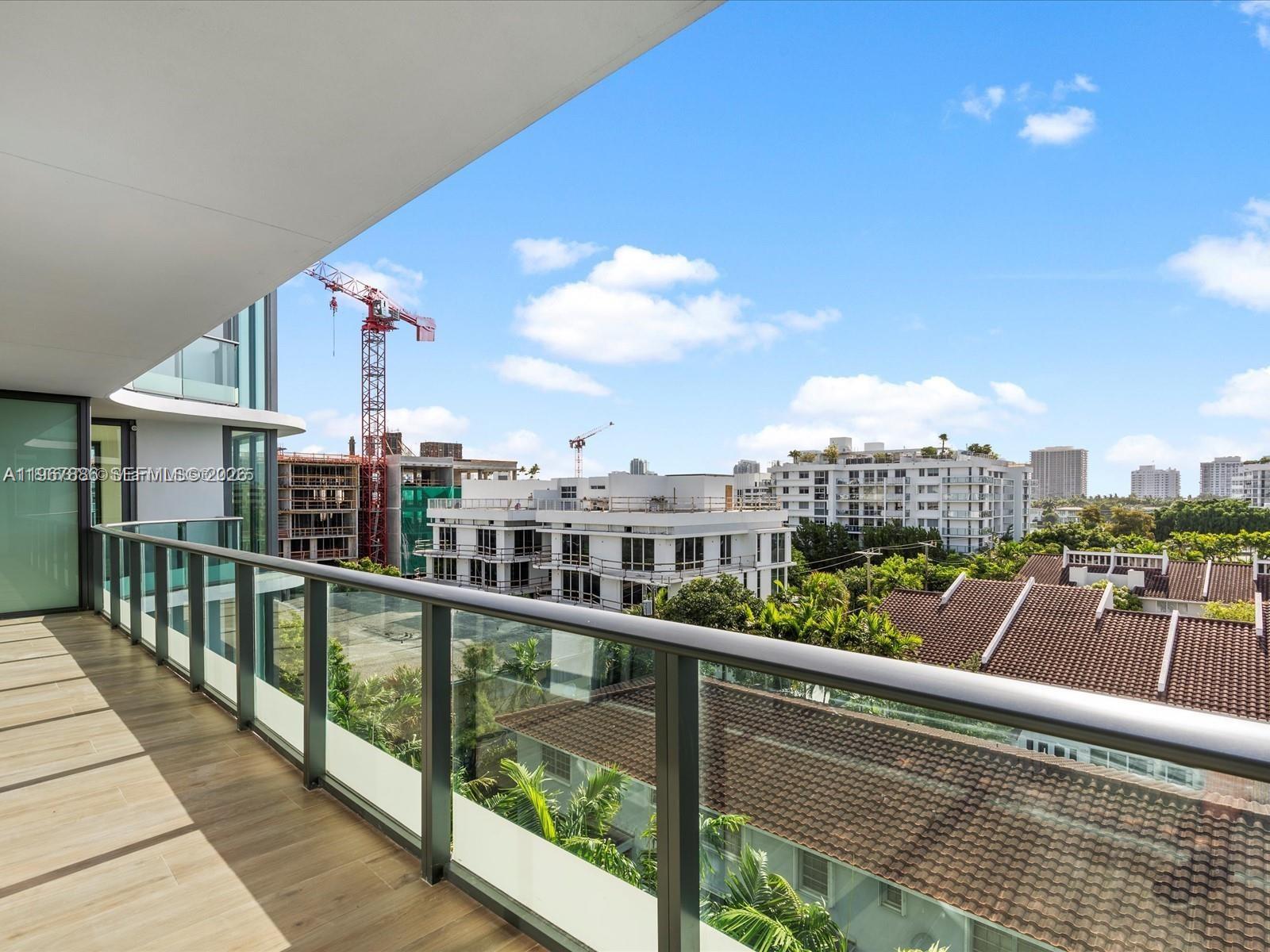 9901 W Bay Harbor Dr # 605