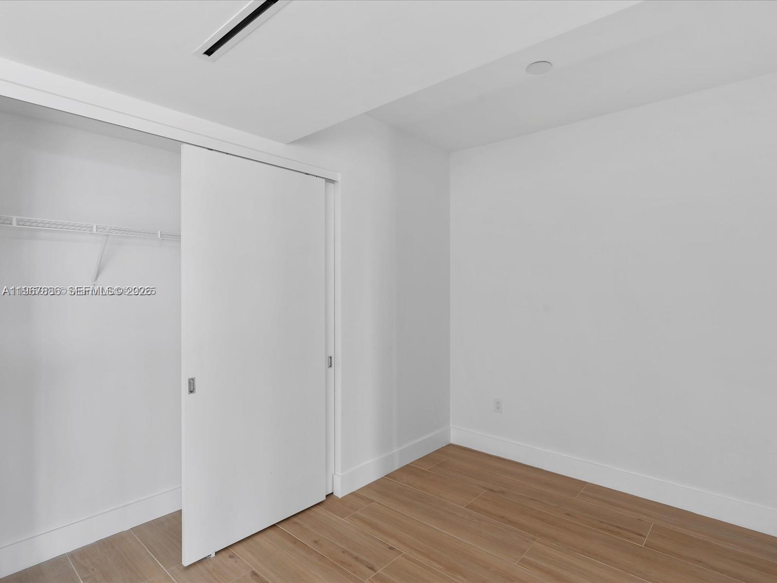 9901 W Bay Harbor Dr # 605