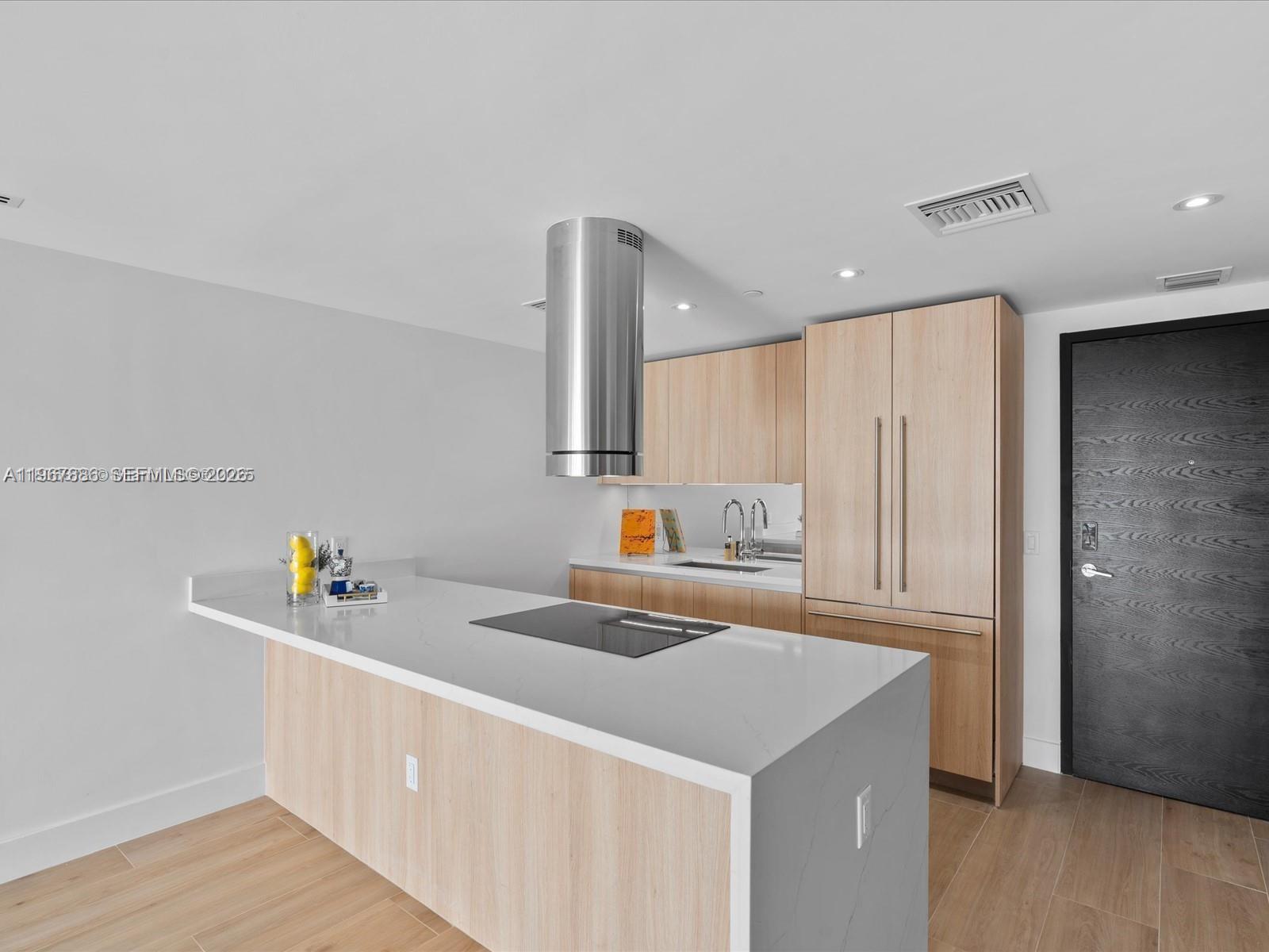 9901 W Bay Harbor Dr # 605