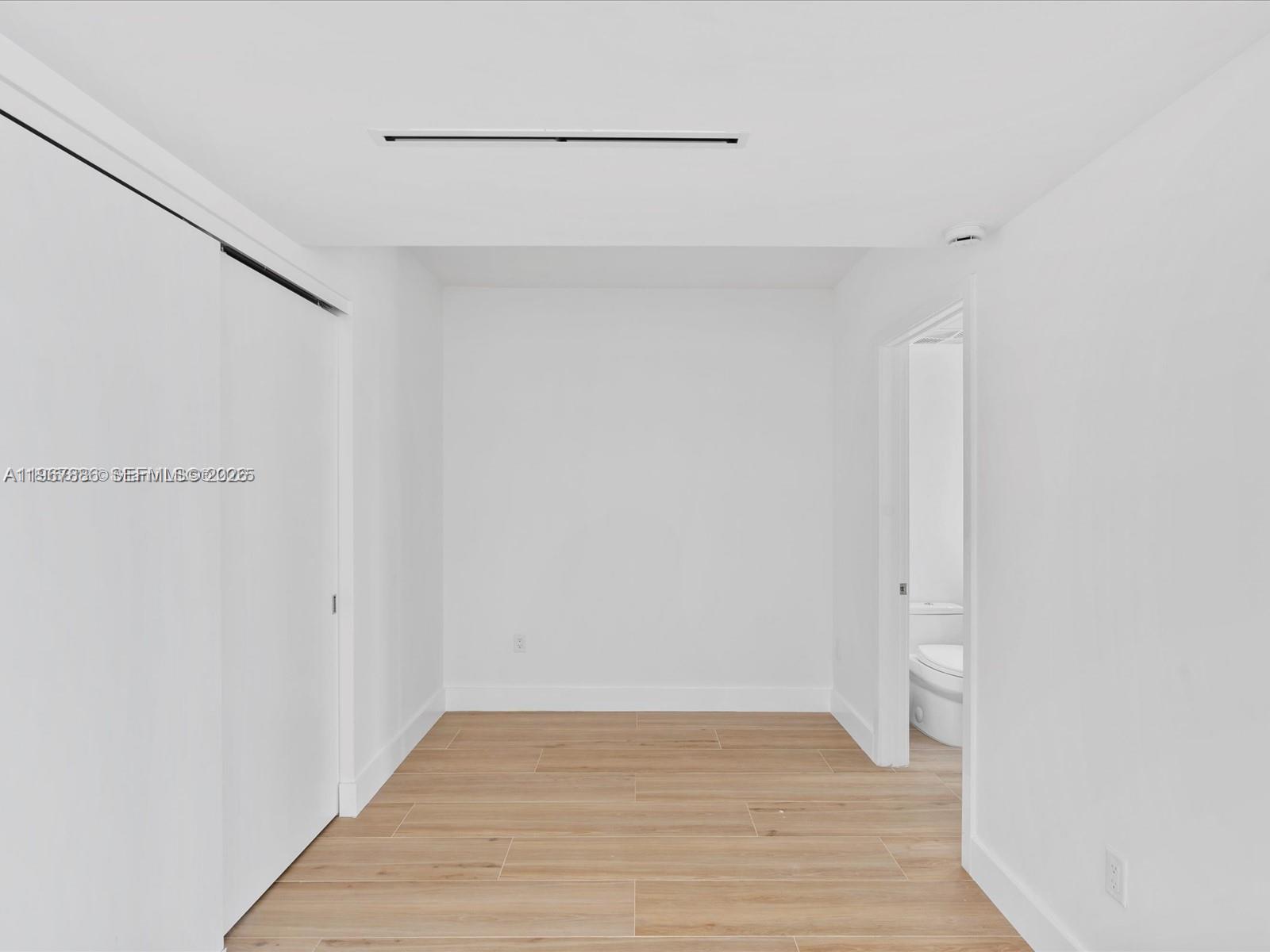 9901 W Bay Harbor Dr # 605