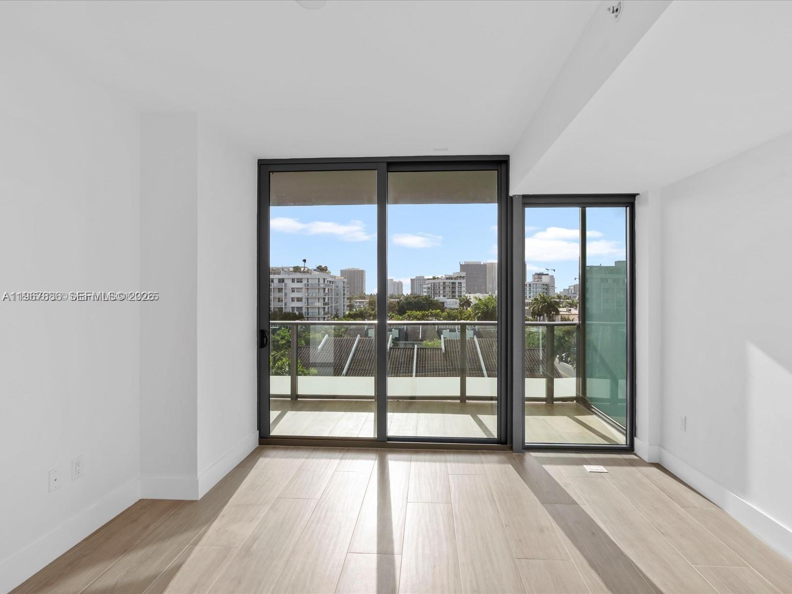 9901 W Bay Harbor Dr # 605