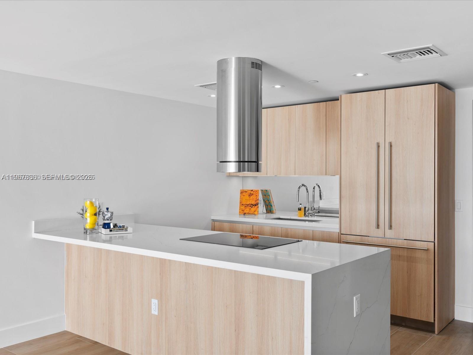 9901 W Bay Harbor Dr # 605