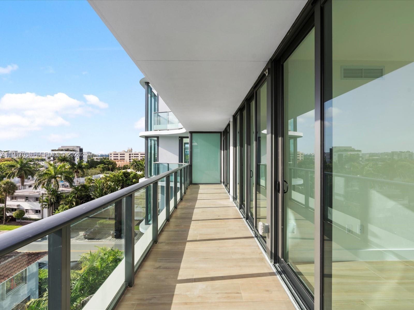 9901 W Bay Harbor Dr # 605