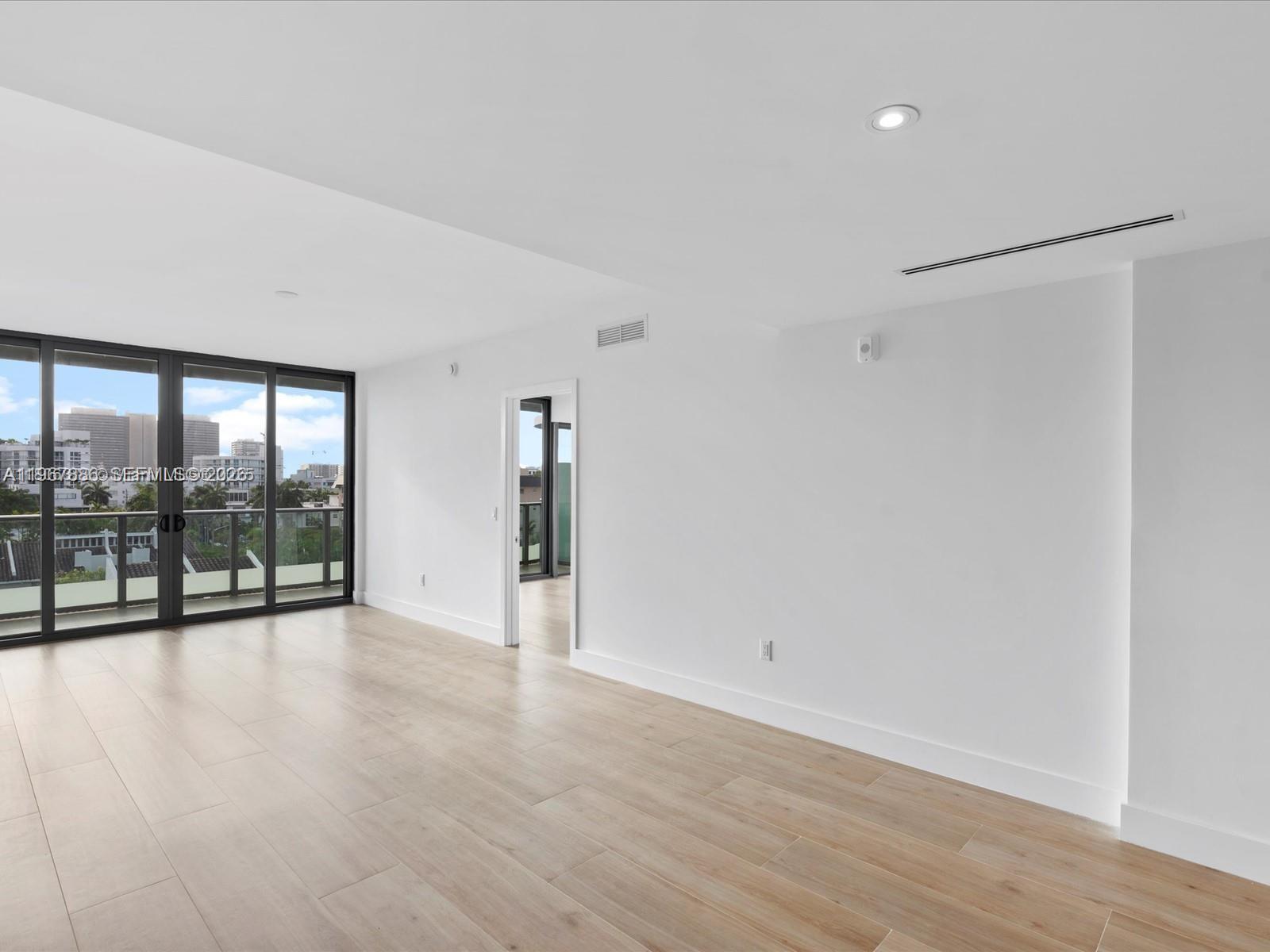 9901 W Bay Harbor Dr # 605