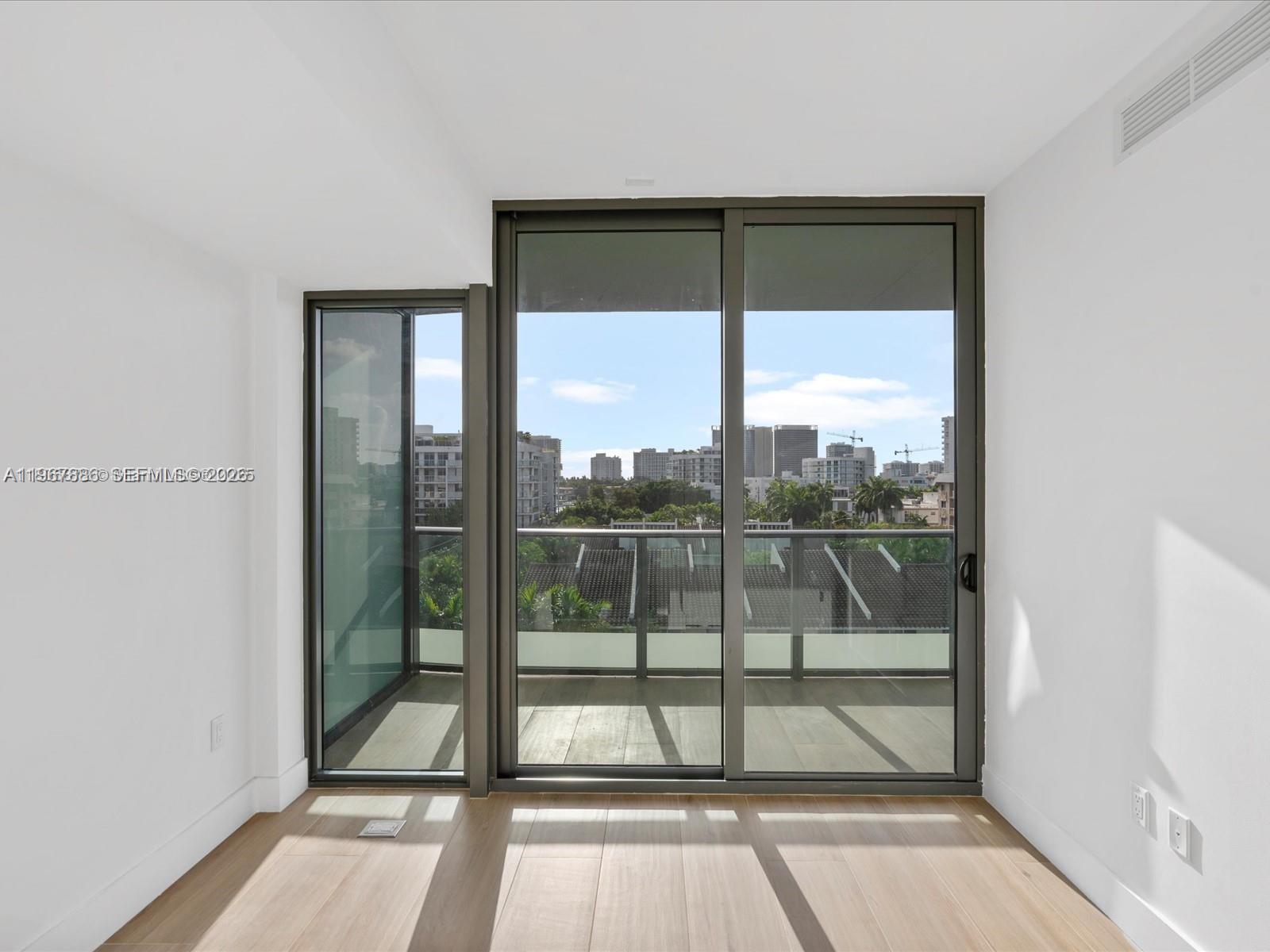 9901 W Bay Harbor Dr # 605