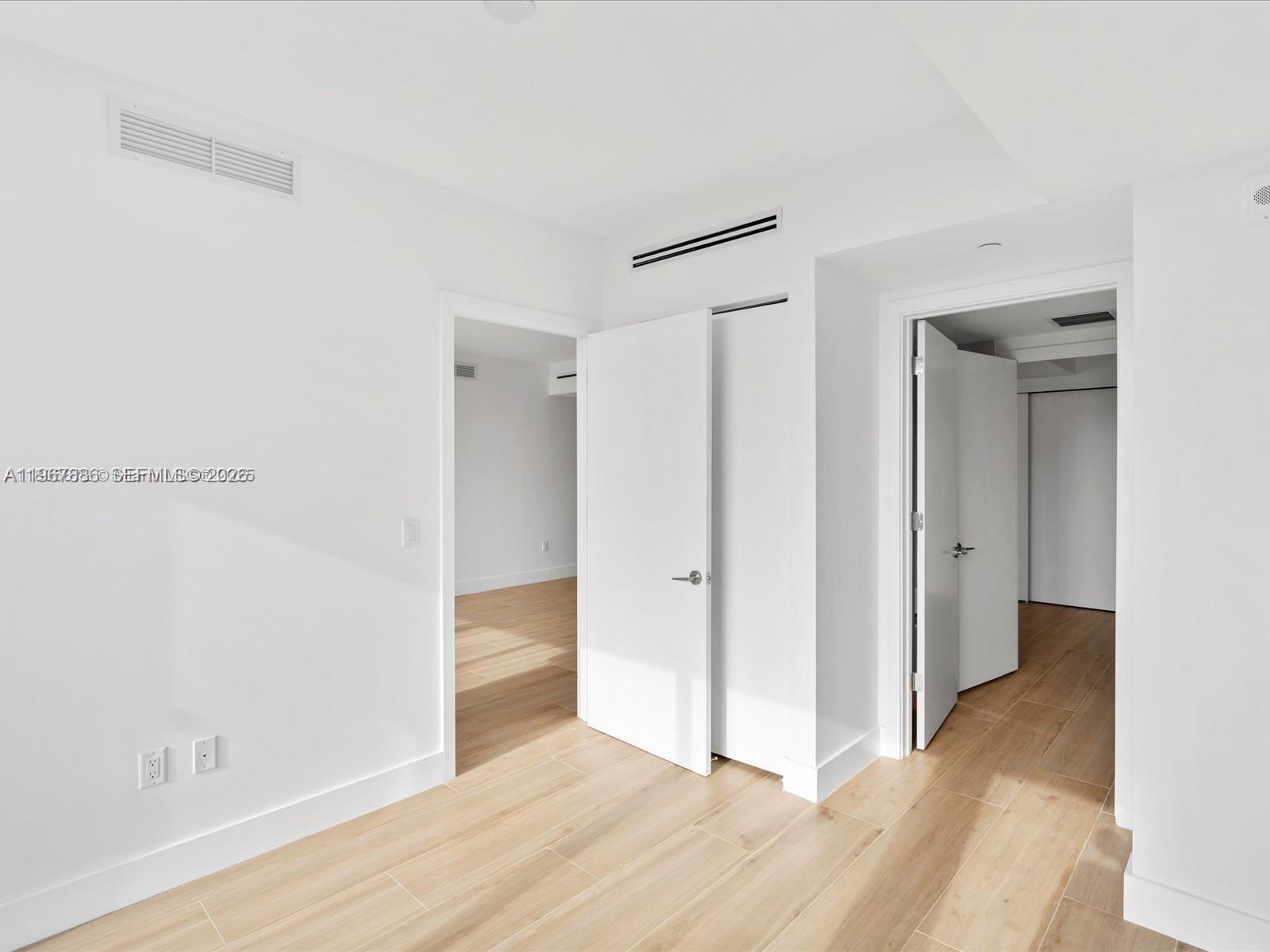 9901 W Bay Harbor Dr # 605