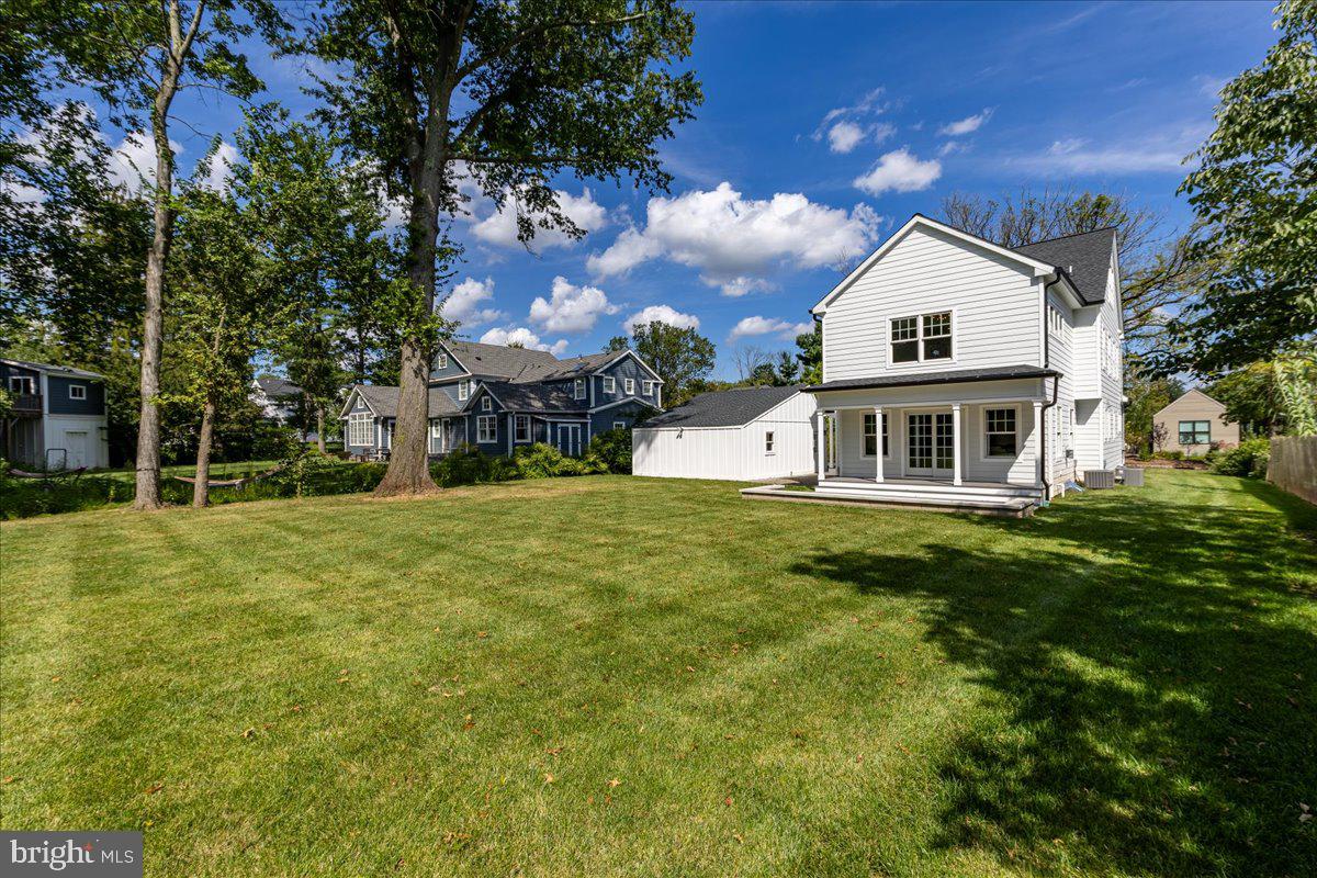 24 Dempsey AVENUE