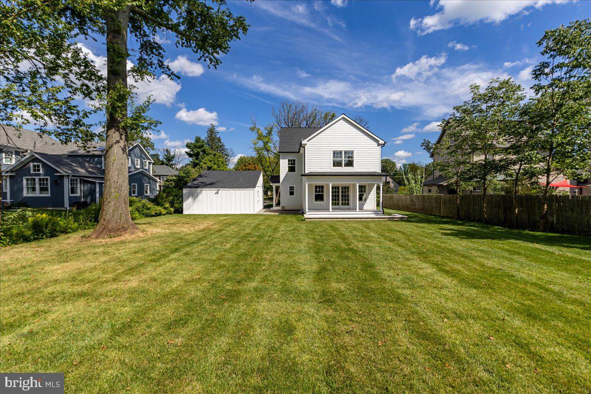 24 Dempsey AVENUE