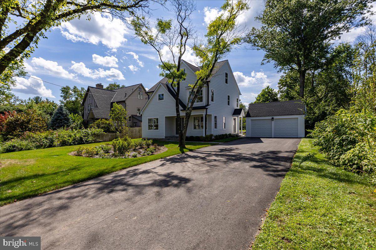 24 Dempsey AVENUE