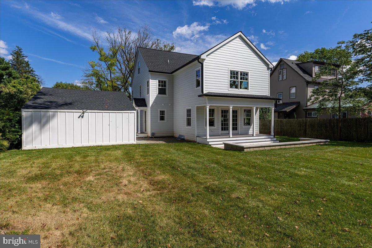 24 Dempsey AVENUE