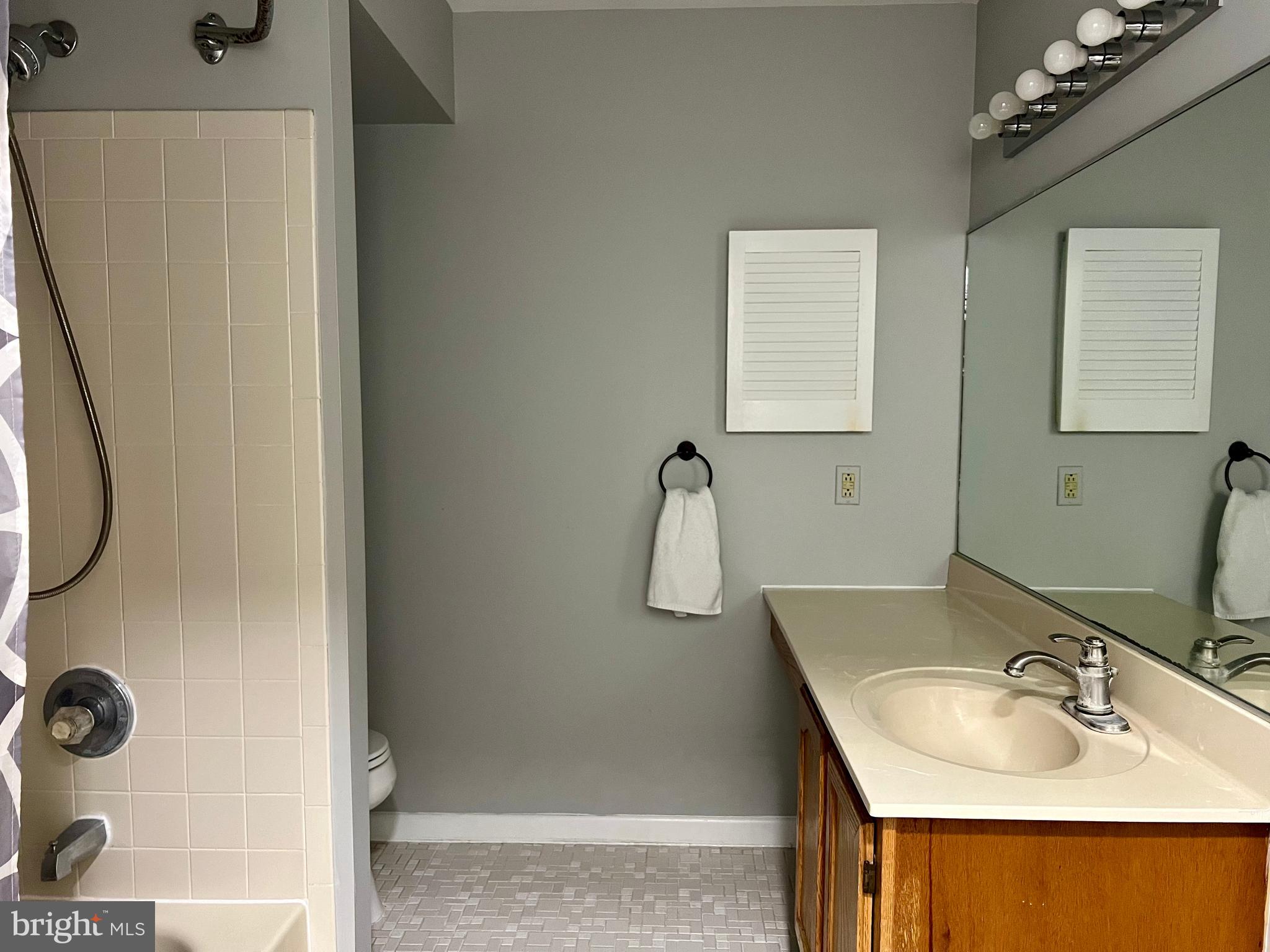 111 Worlidge COURT Unit: 12