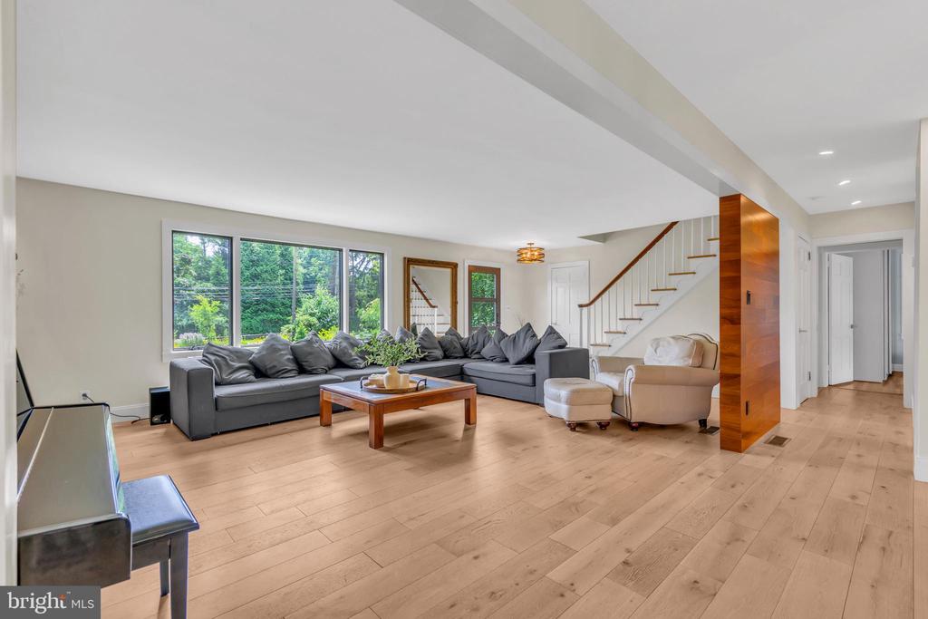 828 Princeton Kingston Rd