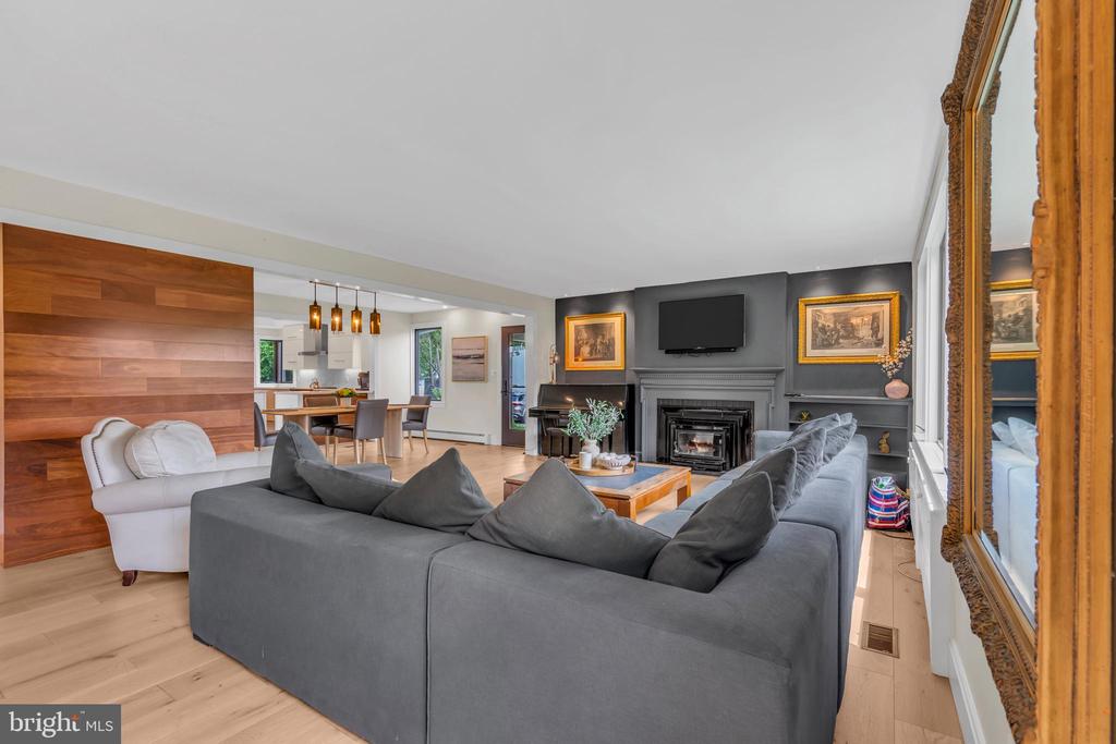 828 Princeton Kingston Rd