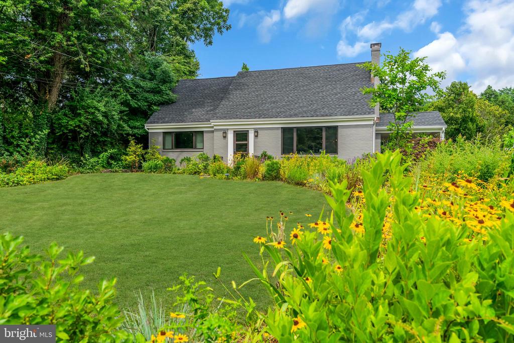 828 Princeton Kingston Rd
