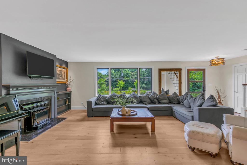 828 Princeton Kingston Rd