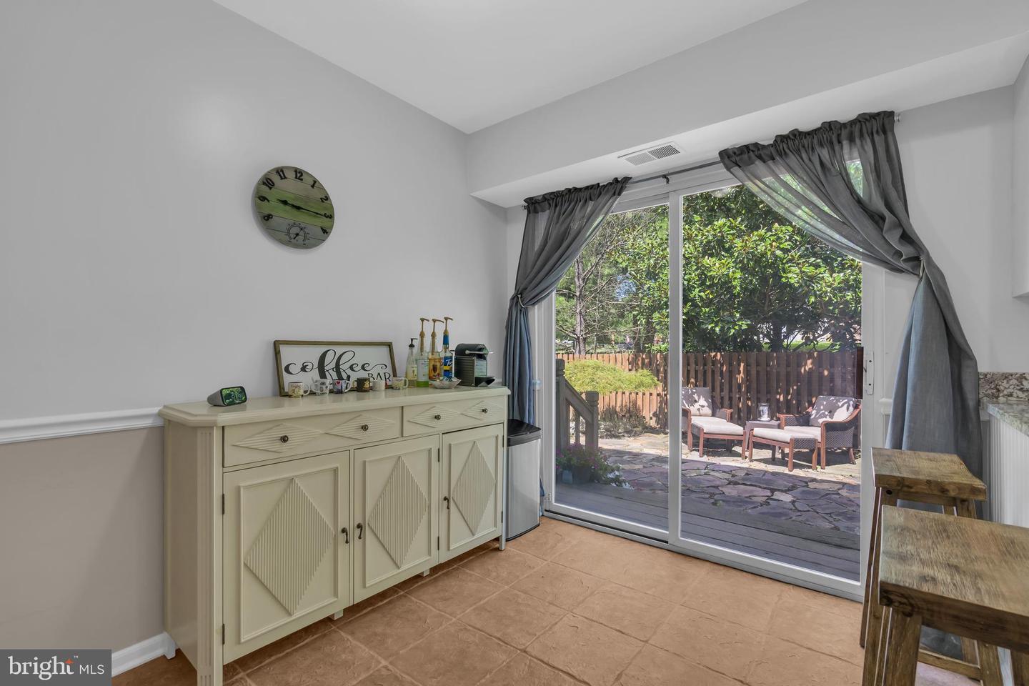 4 Barnsdale Dr
