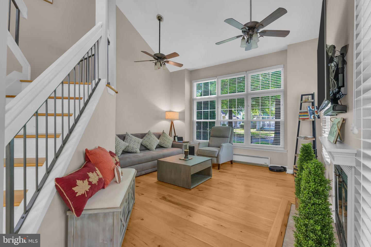 4 Barnsdale Dr