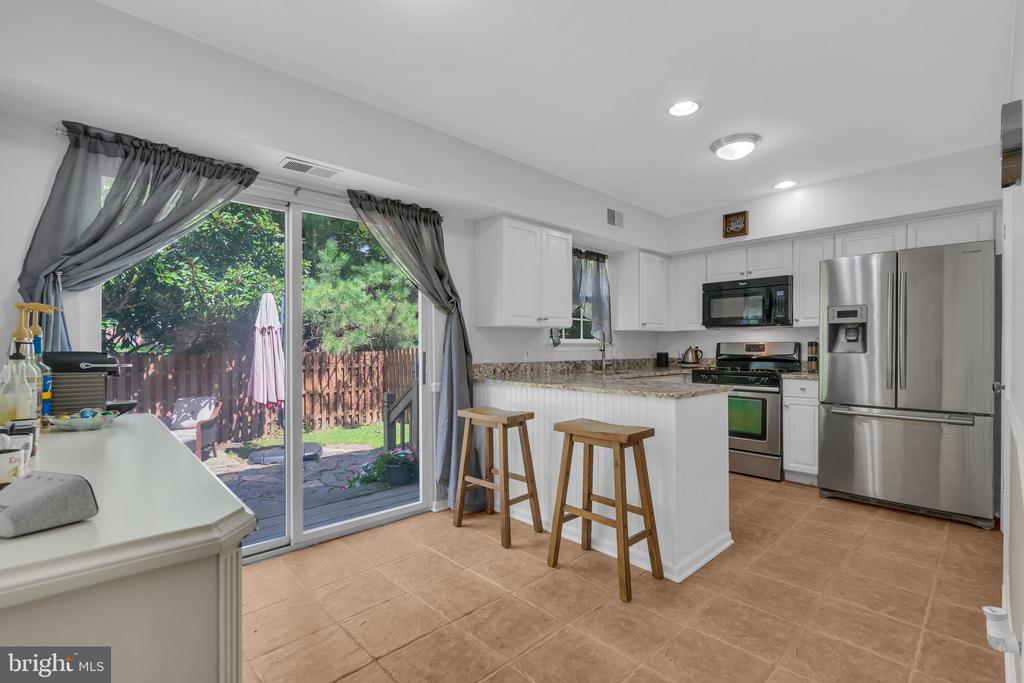 4 Barnsdale Dr