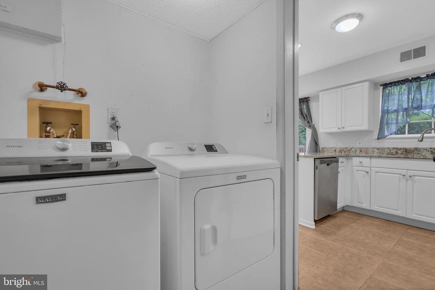 4 Barnsdale Dr