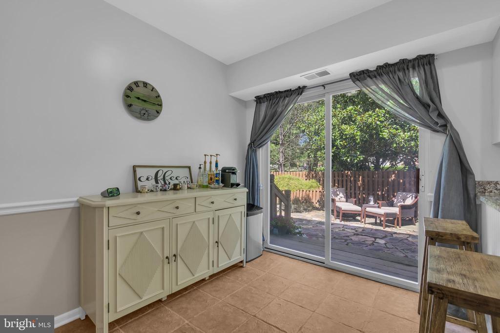 4 Barnsdale Dr