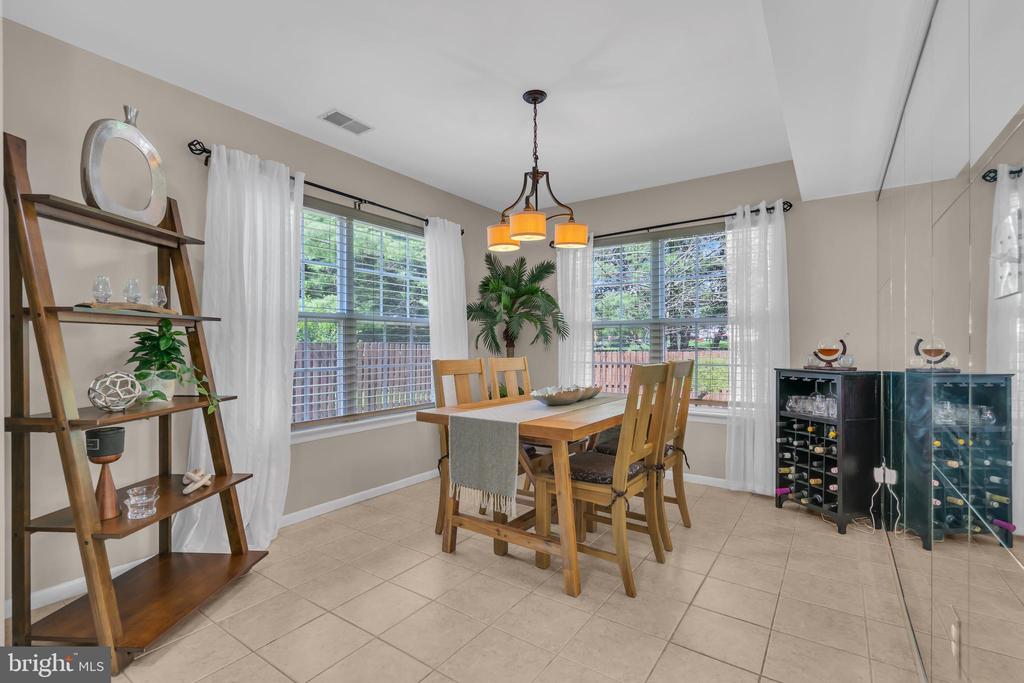 4 Barnsdale Dr