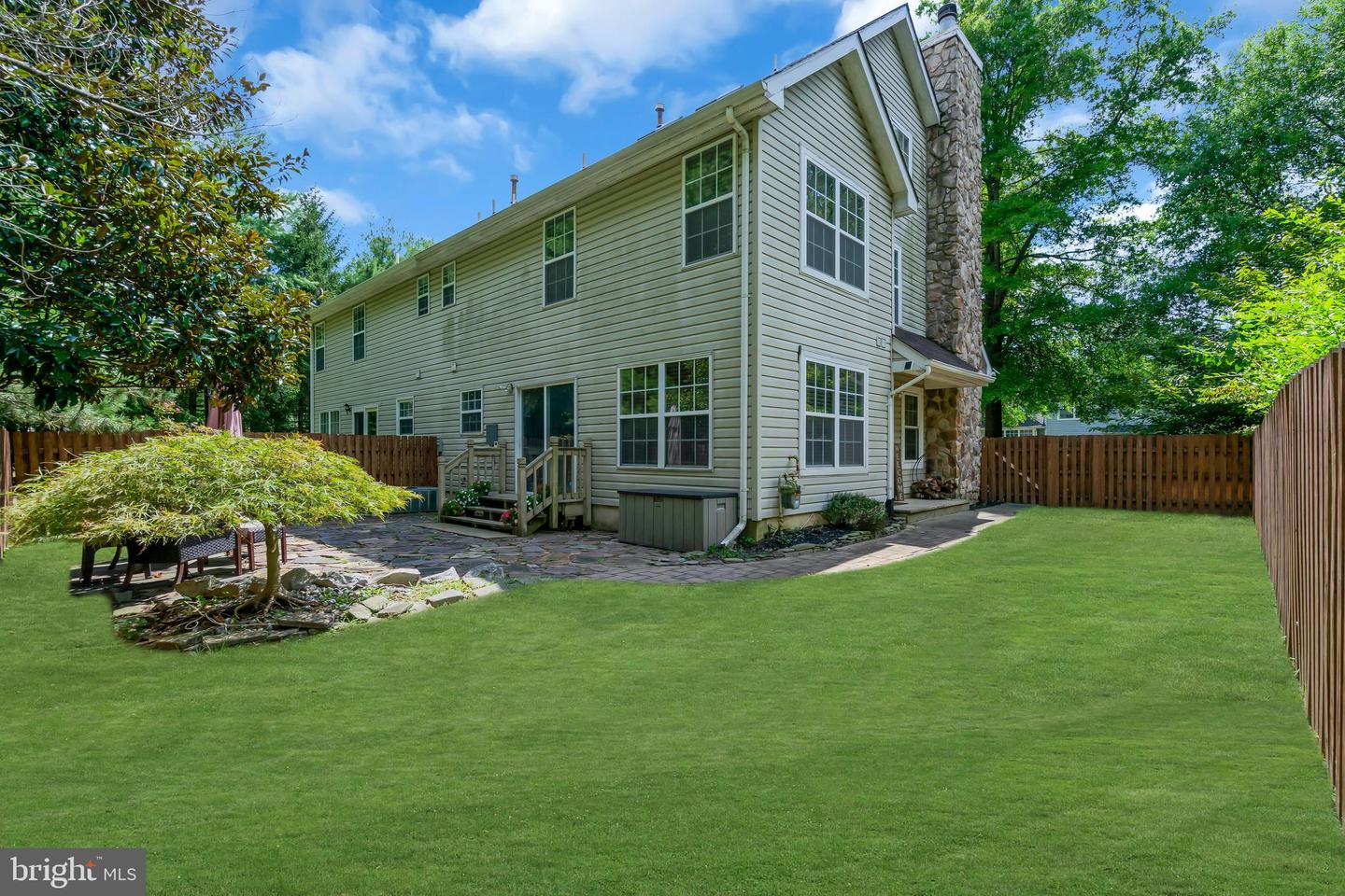 4 Barnsdale Dr