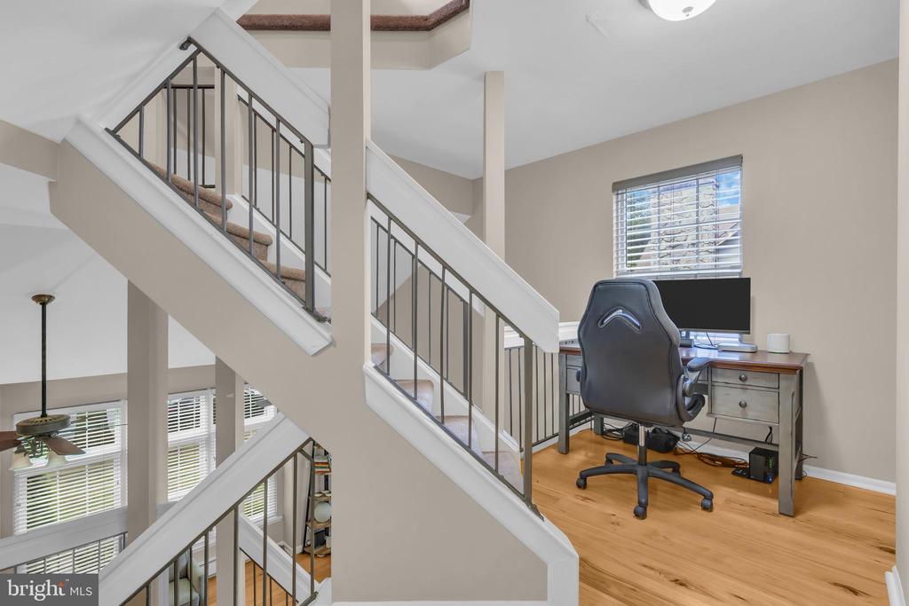 4 Barnsdale Dr