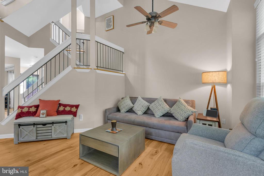 4 Barnsdale Dr