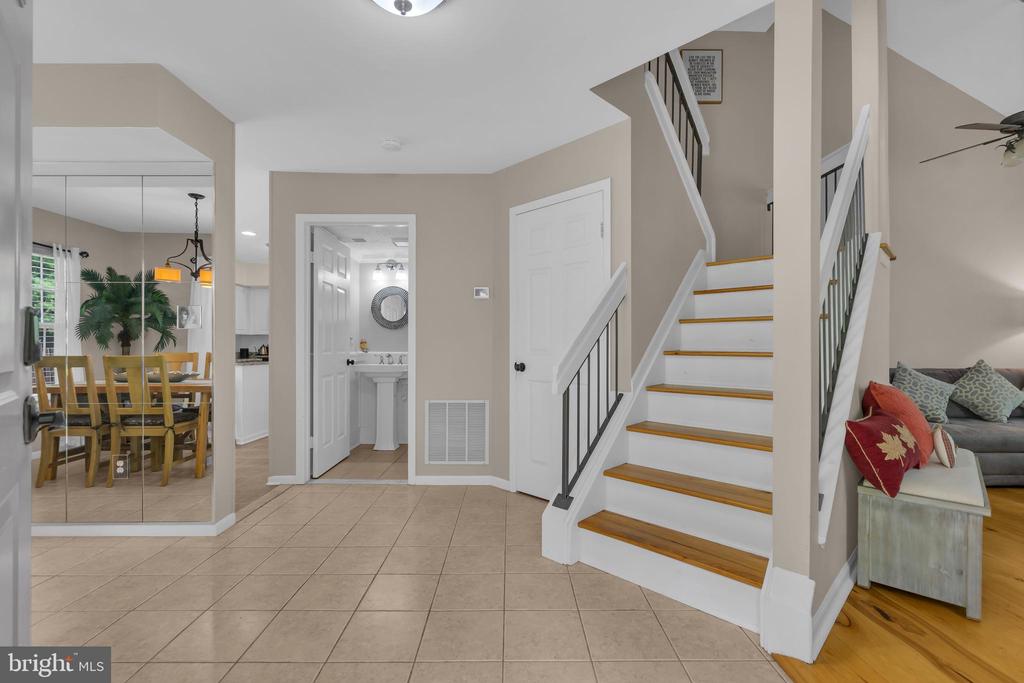 4 Barnsdale Dr