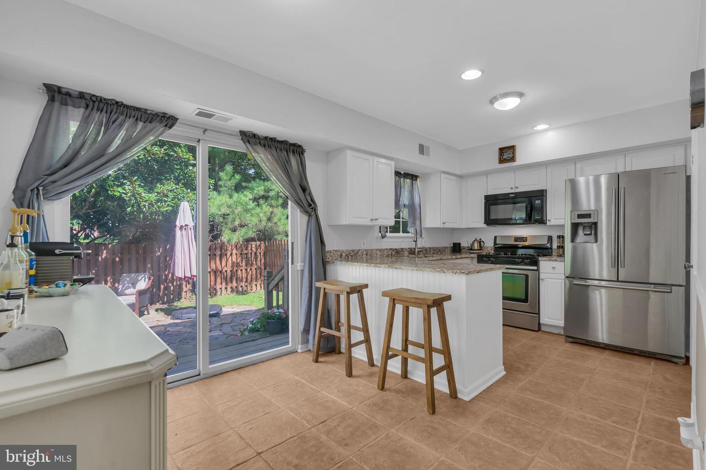 4 Barnsdale Dr