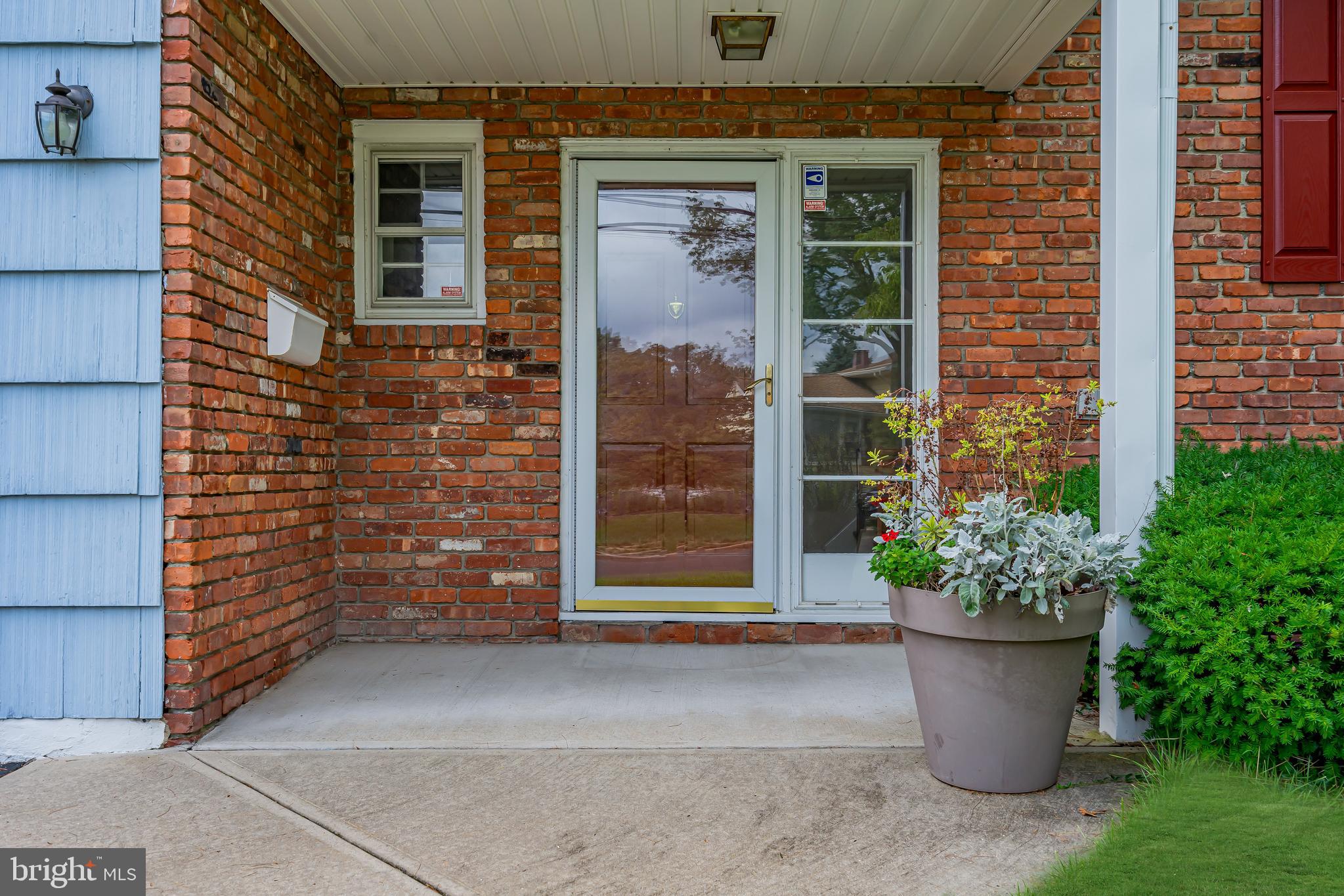 11 Tanglewood Dr