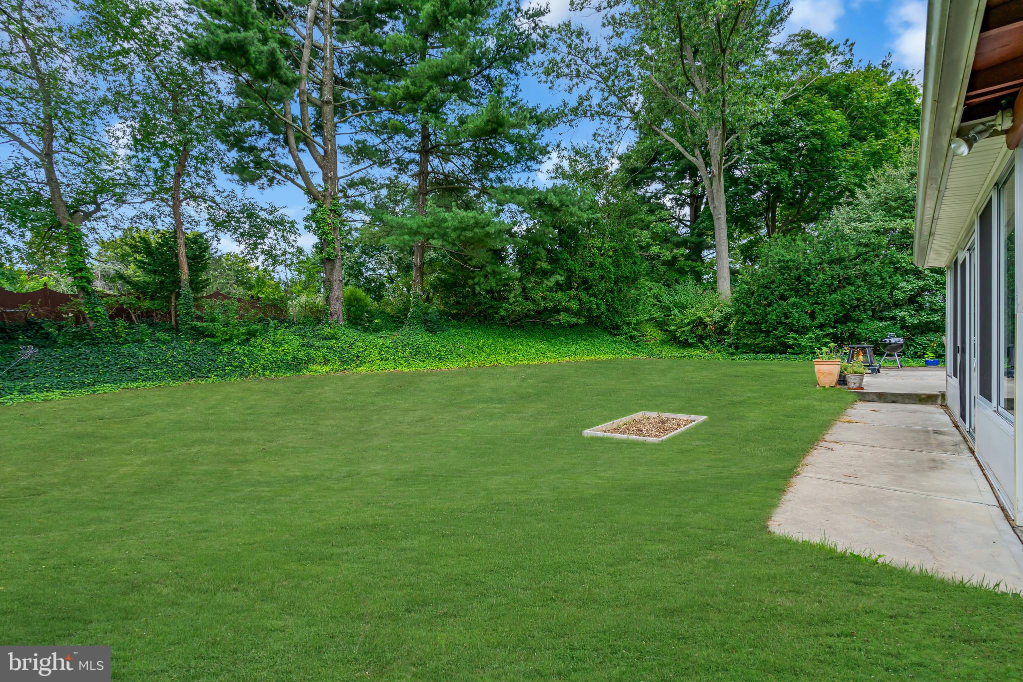 11 Tanglewood Dr