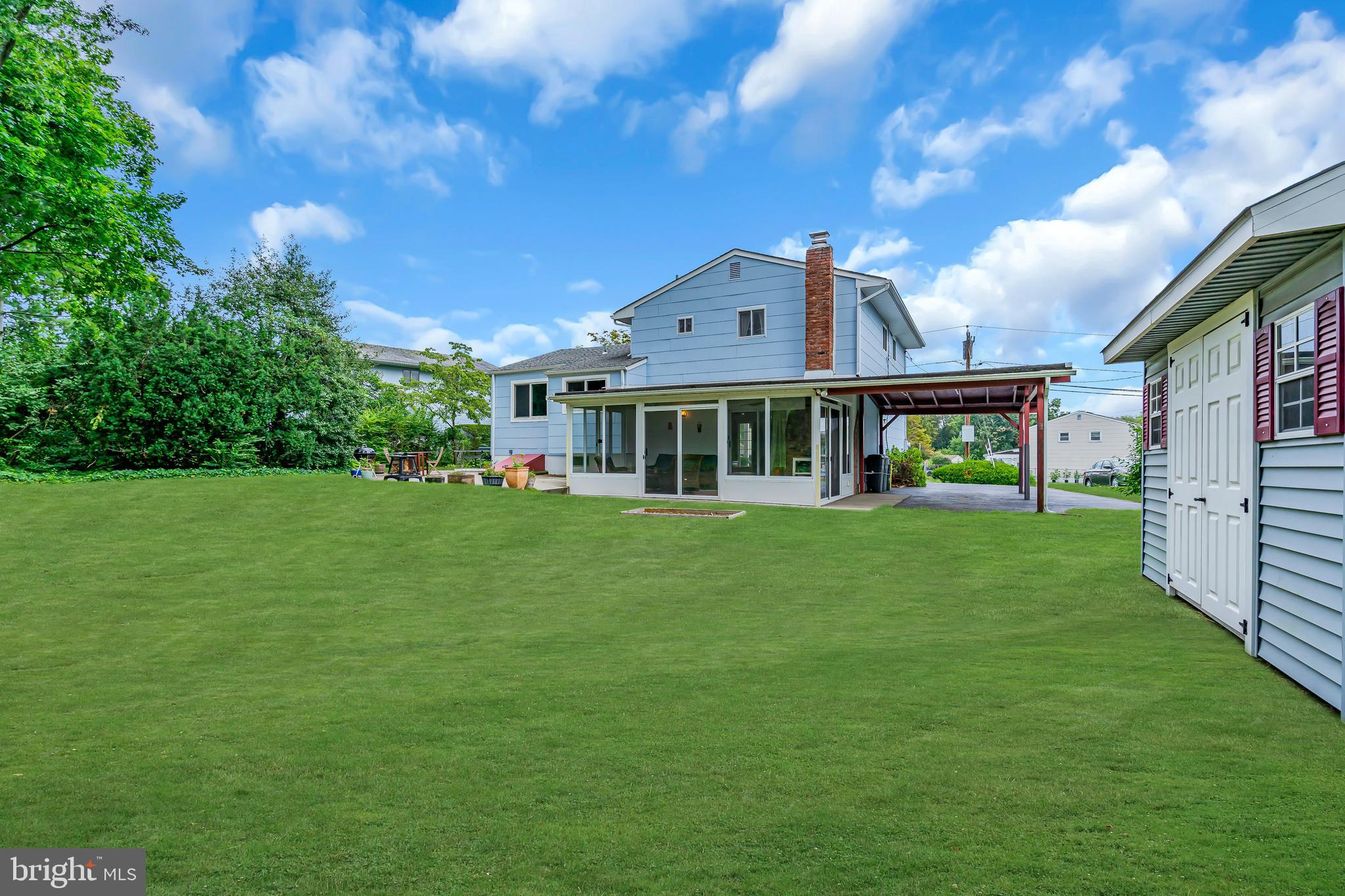 11 Tanglewood Dr