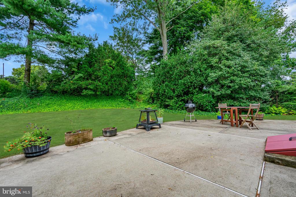 11 Tanglewood Dr