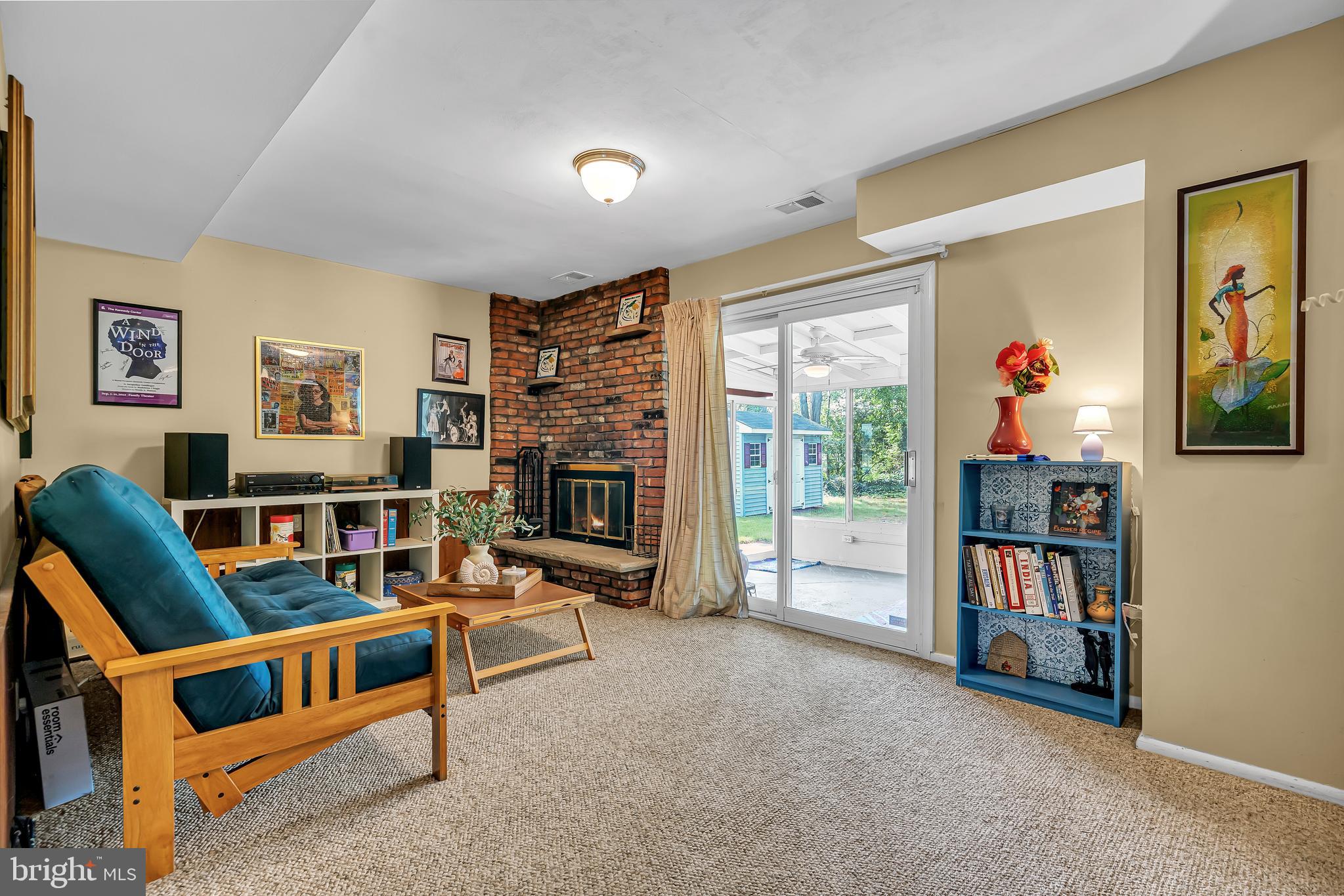 11 Tanglewood Dr